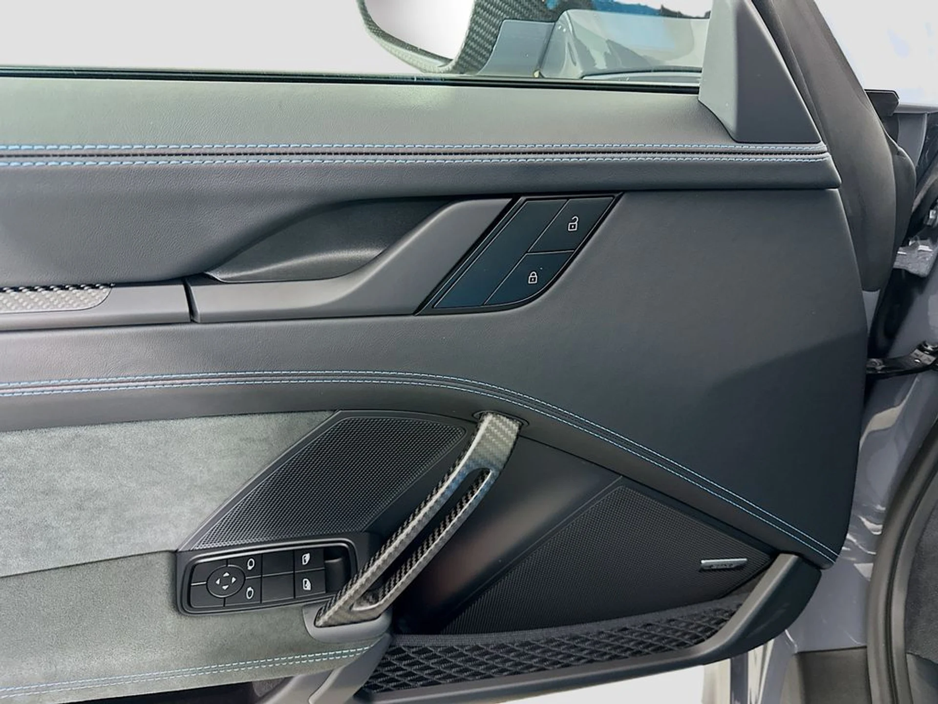 mph018_3337987275_b8a2828478dacaa2ac086b505a7ffa41x_a39e91a514