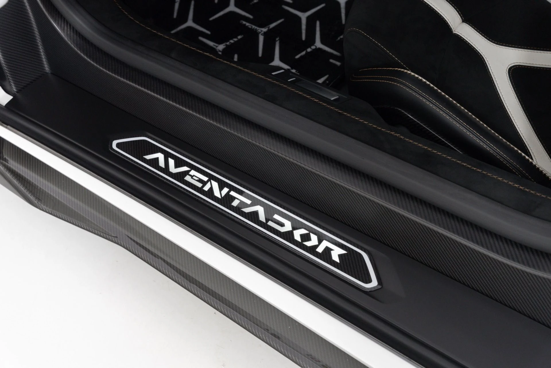 mph018_3356908673_Used_2019_Lamborghini_Aventador_SVJ_1782851537_e5d6333c1c