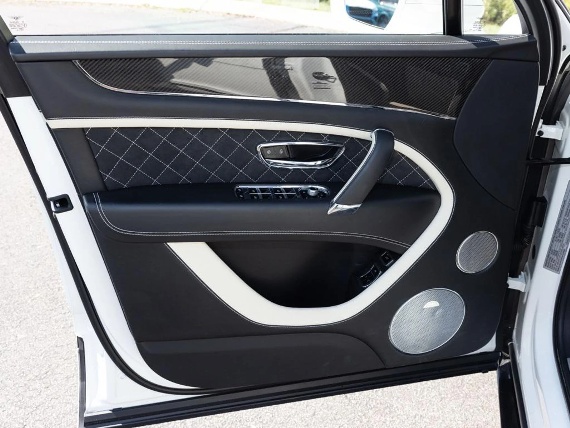 mph018_3361393893_453535946_68c545ad866a66fdd6c4474f_0a50a7f222