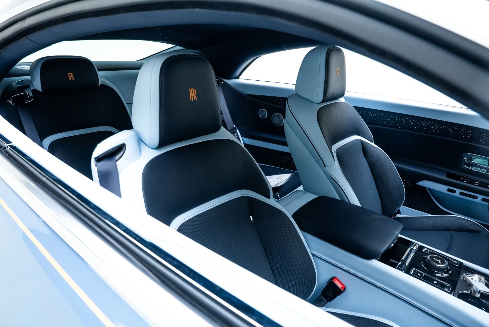 mph018_3377701485_Used_2024_Rolls_Royce_Spectre_1775065047_8f26d88876