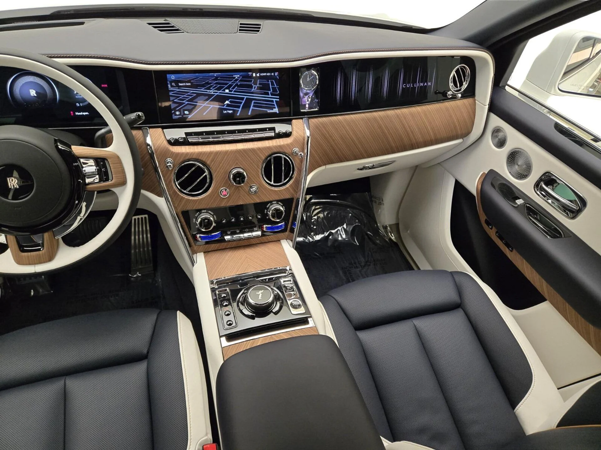 mph018_3382755923_New_2026_Rolls_Royce_Cullinan_1776403042_5961e419b9