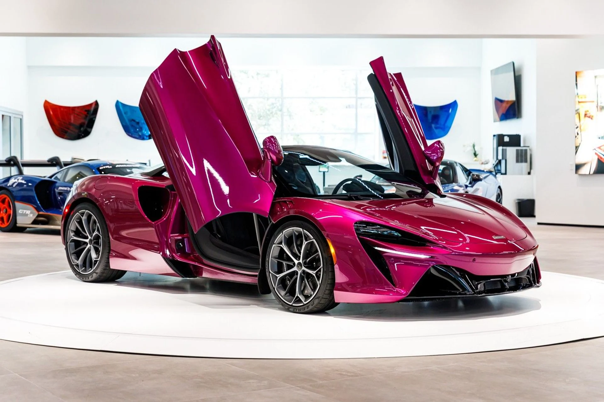 mph018_3405502183_652_p19_l_54fb817dcb