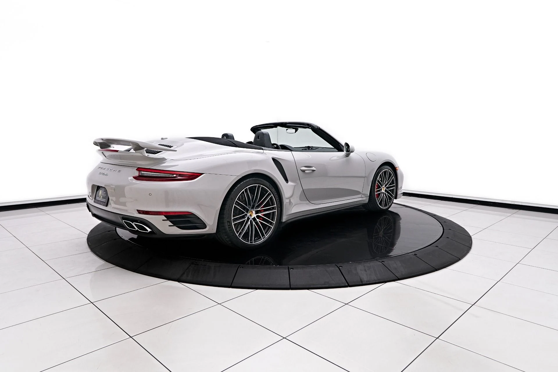 mph018_3412338651_Used_2019_Porsche_911_Turbo_1757547202_c468390924