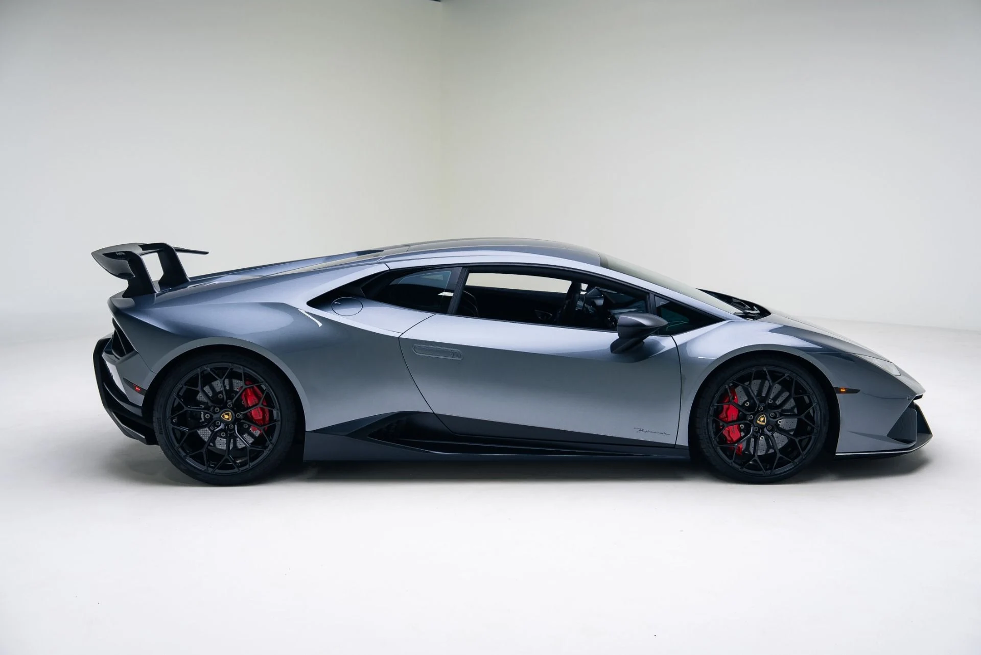 mph018_3413156790_Used_2018_Lamborghini_Huracan_LP_640_4_Performante_1765562514_2bd8e84e14