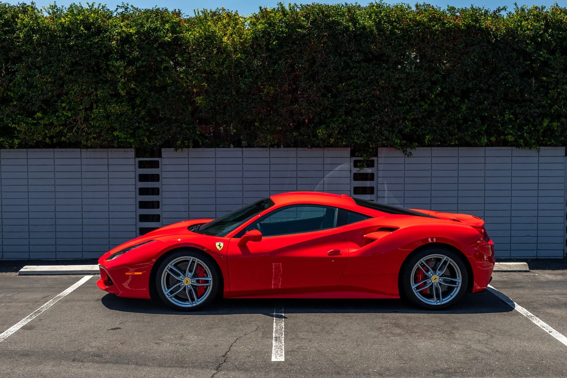 mph018_3419097322_Used_2016_Ferrari_488_GTB_1754854711_e40f434fa6