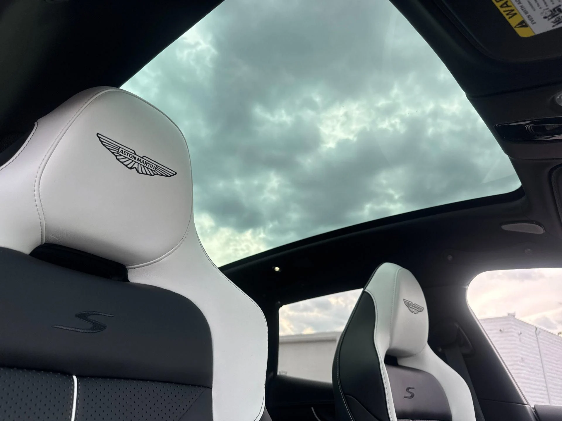mph018_3422811237_New_2026_Aston_Martin_DBX_S_1793357269_8a38718031