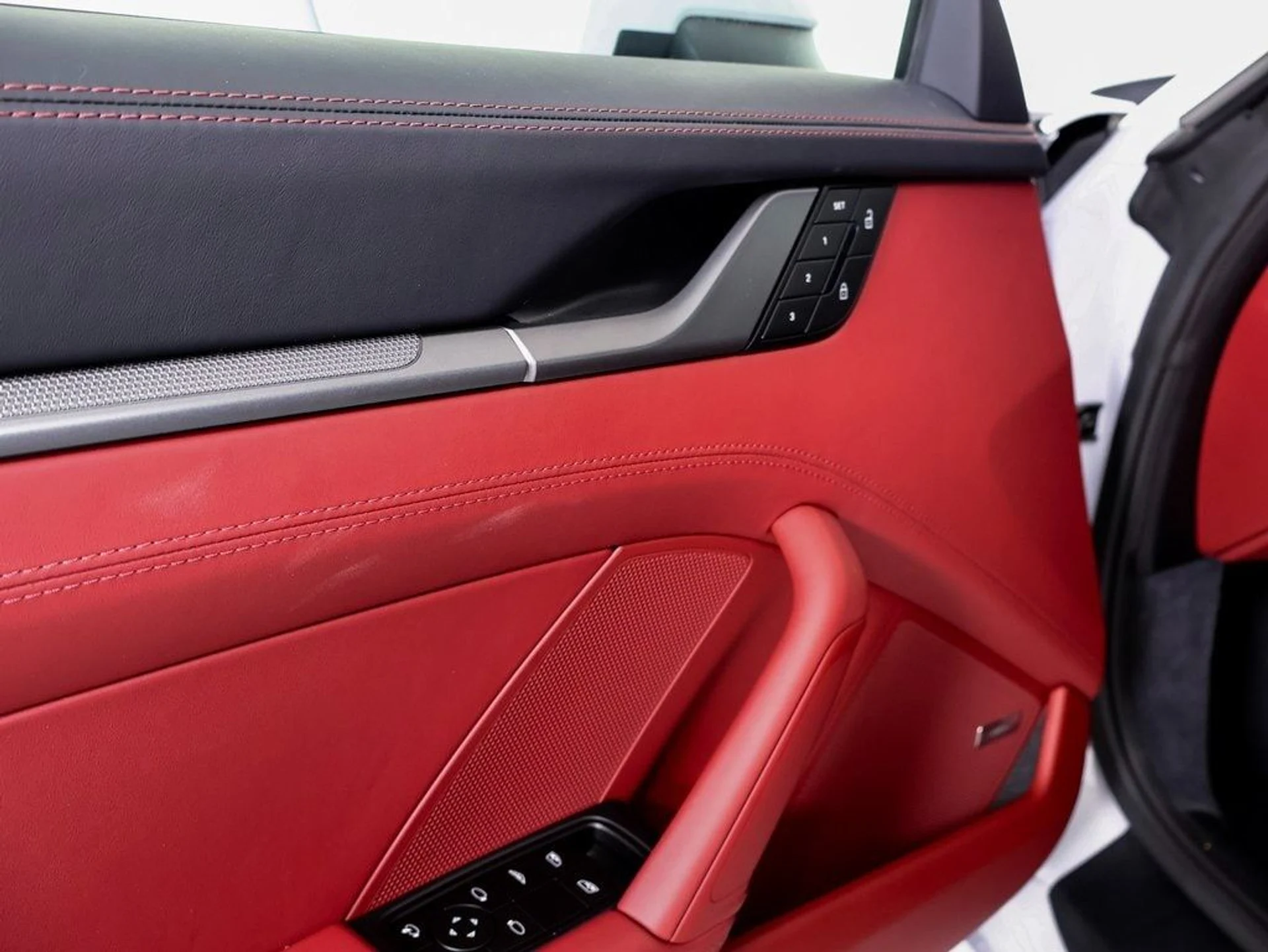 mph018_3427217140_fa693e787a55076b832cf0ea54cf3617x_940dd7af56