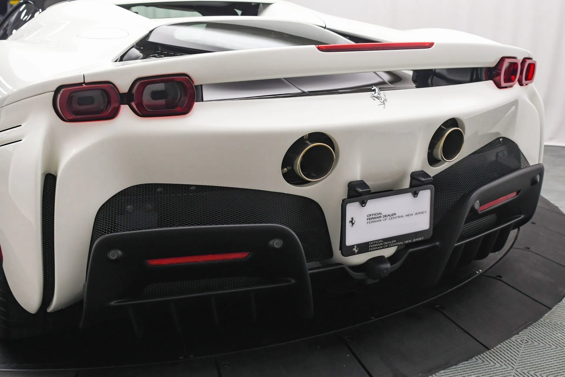 mph018_3429645846_b1931e5d5e9a49daad7bfbba7a87d26e_4d4584cb73