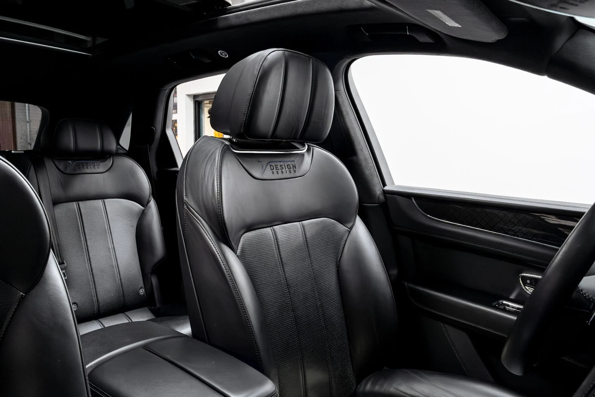 mph018_3439172651_Used_2020_Bentley_Bentayga_V8_1770245140_0601e1f539