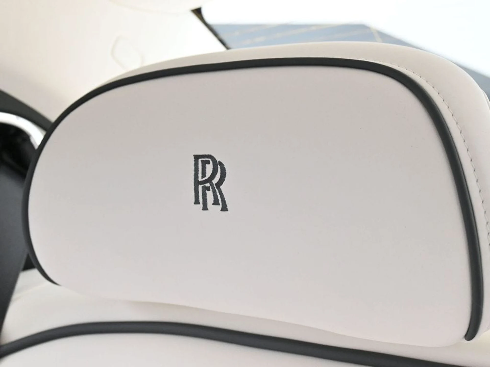 mph018_3439257235_a28edea681eef3b3a3009d25a43b569ex_cea4c05377