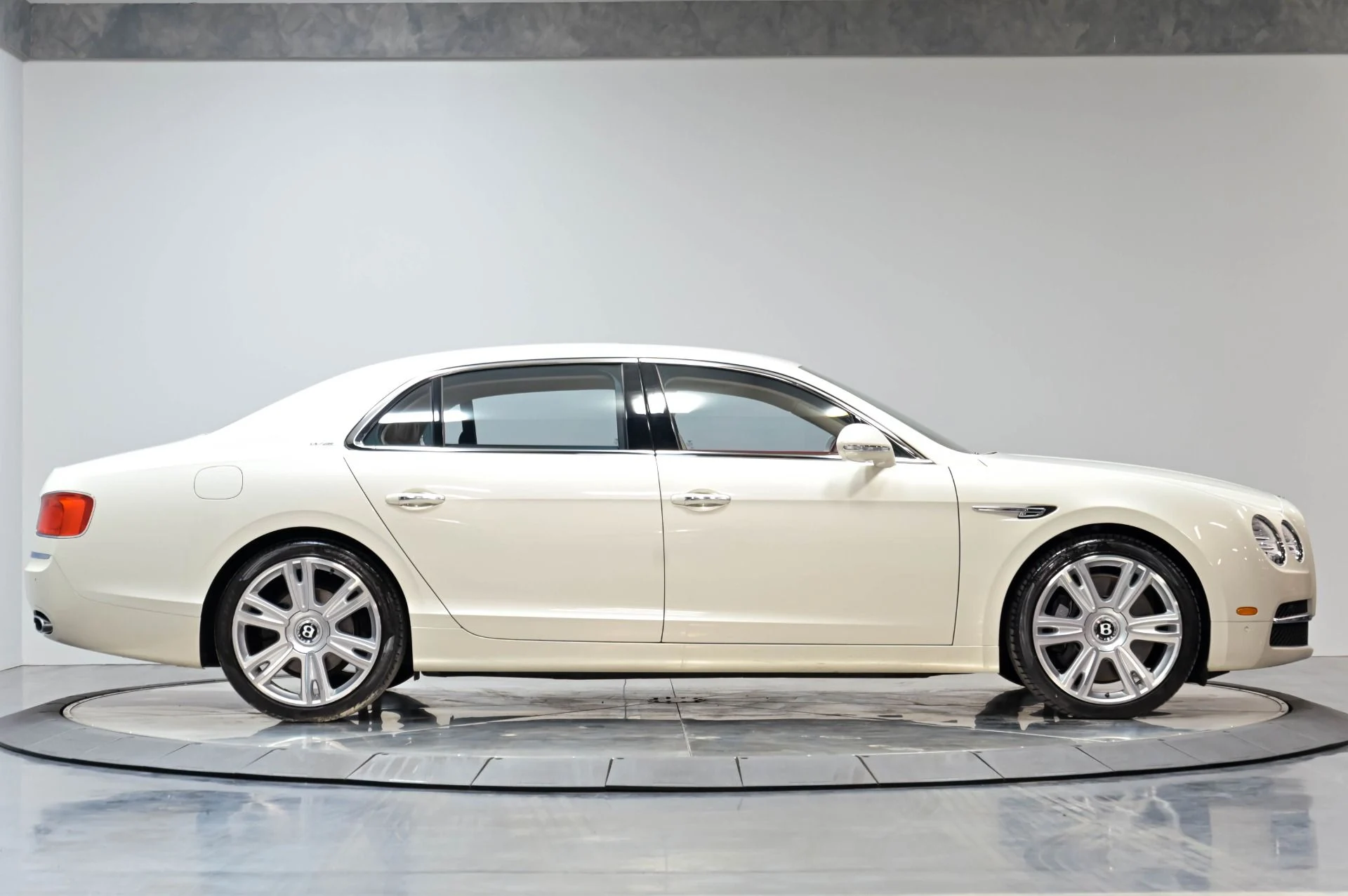 mph018_3440408294_Used_2016_Bentley_Flying_Spur_W12_1779838751_977367b636
