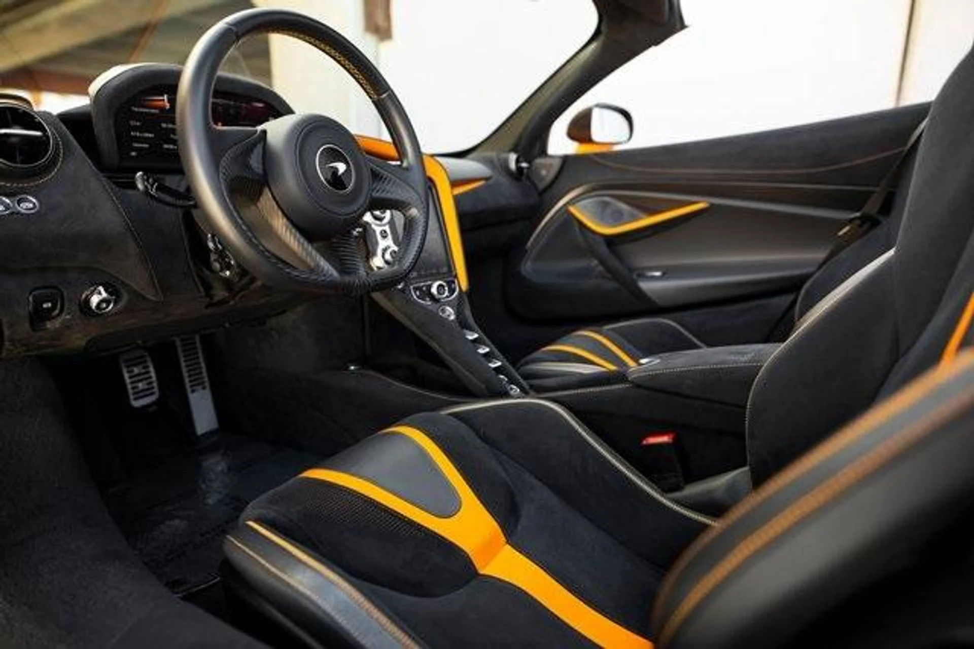 mph018_3444020550_Used_2019_MCLAREN_720_S_Spider_Performance_1620459163_91115cd775