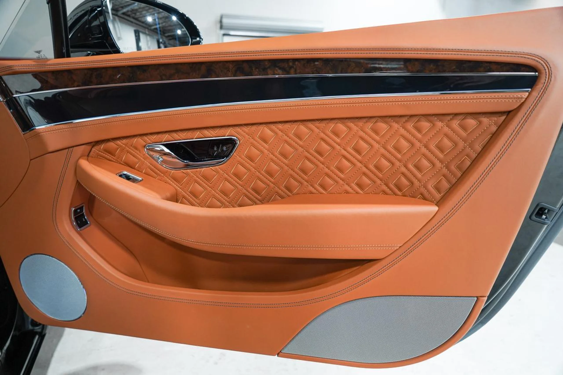 mph018_3445548977_16887751bd58cbaa91956fe62d89fd24_d89f42bc61