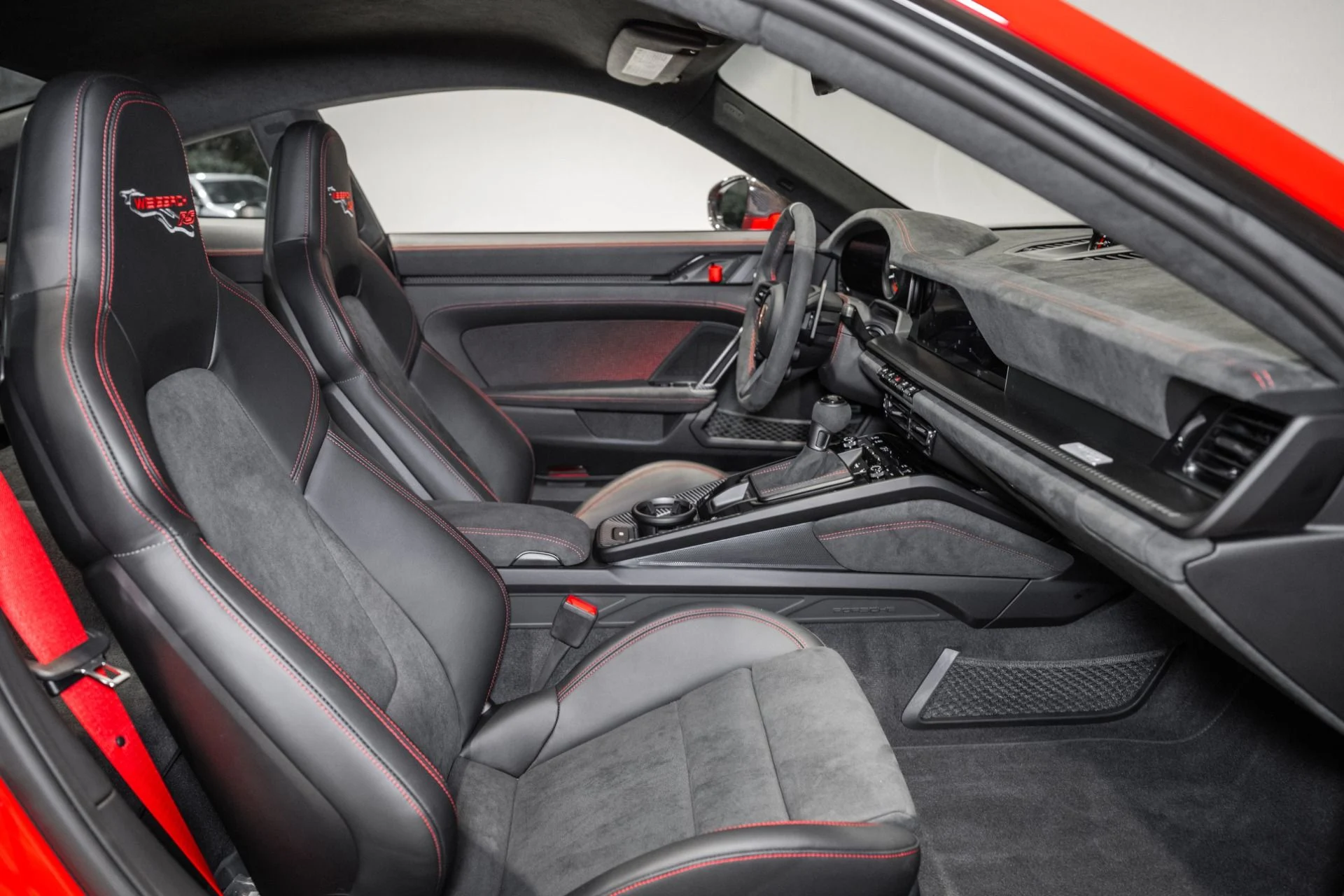 mph018_3445692868_Used_2024_Porsche_911_GT_3_RS_1761665497_b4a9227106