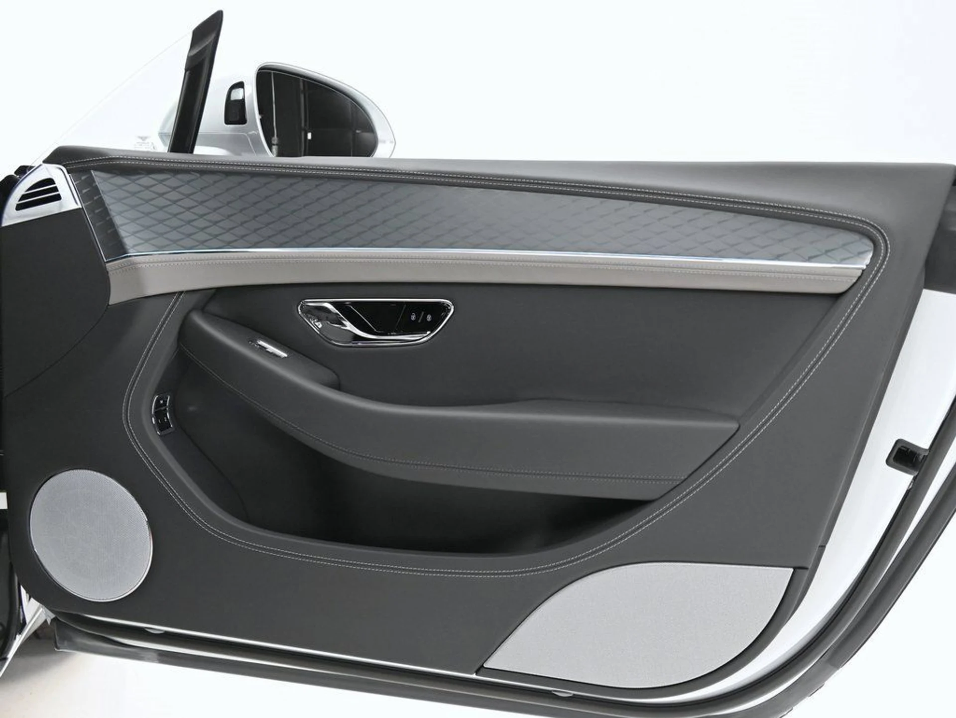 mph018_3448794134_89b38b67fea84a9fbba307104a01340f_ebc9fad64c