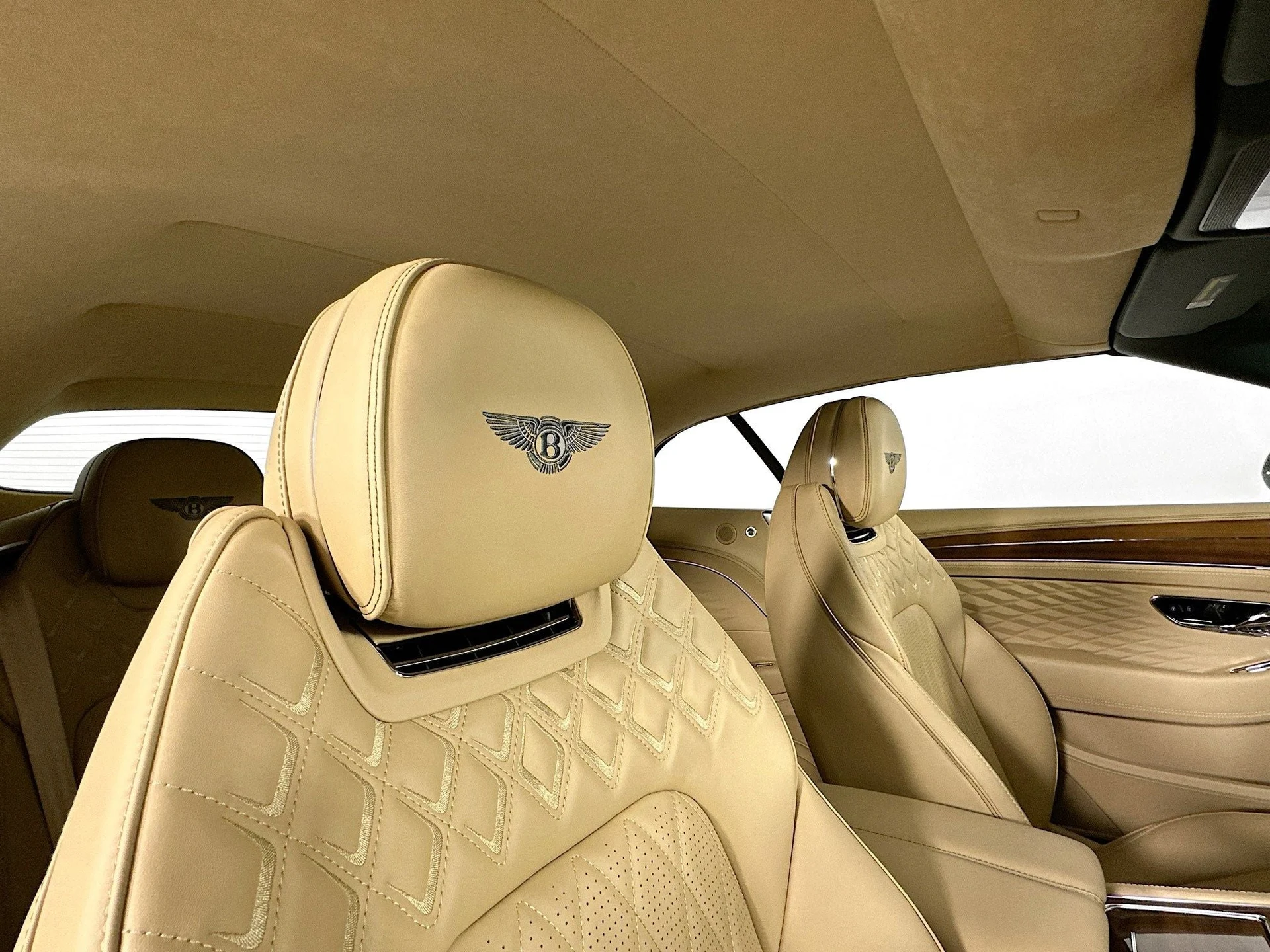 mph018_3454178241_19_0aa0680110