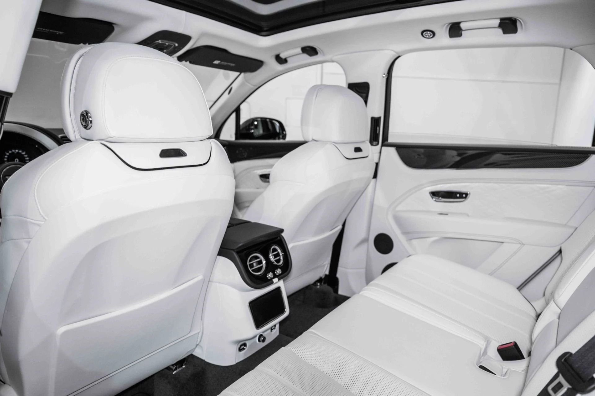 mph018_3459579518_Used_2024_Bentley_Bentayga_S_V8_1721581945_9499c5113d