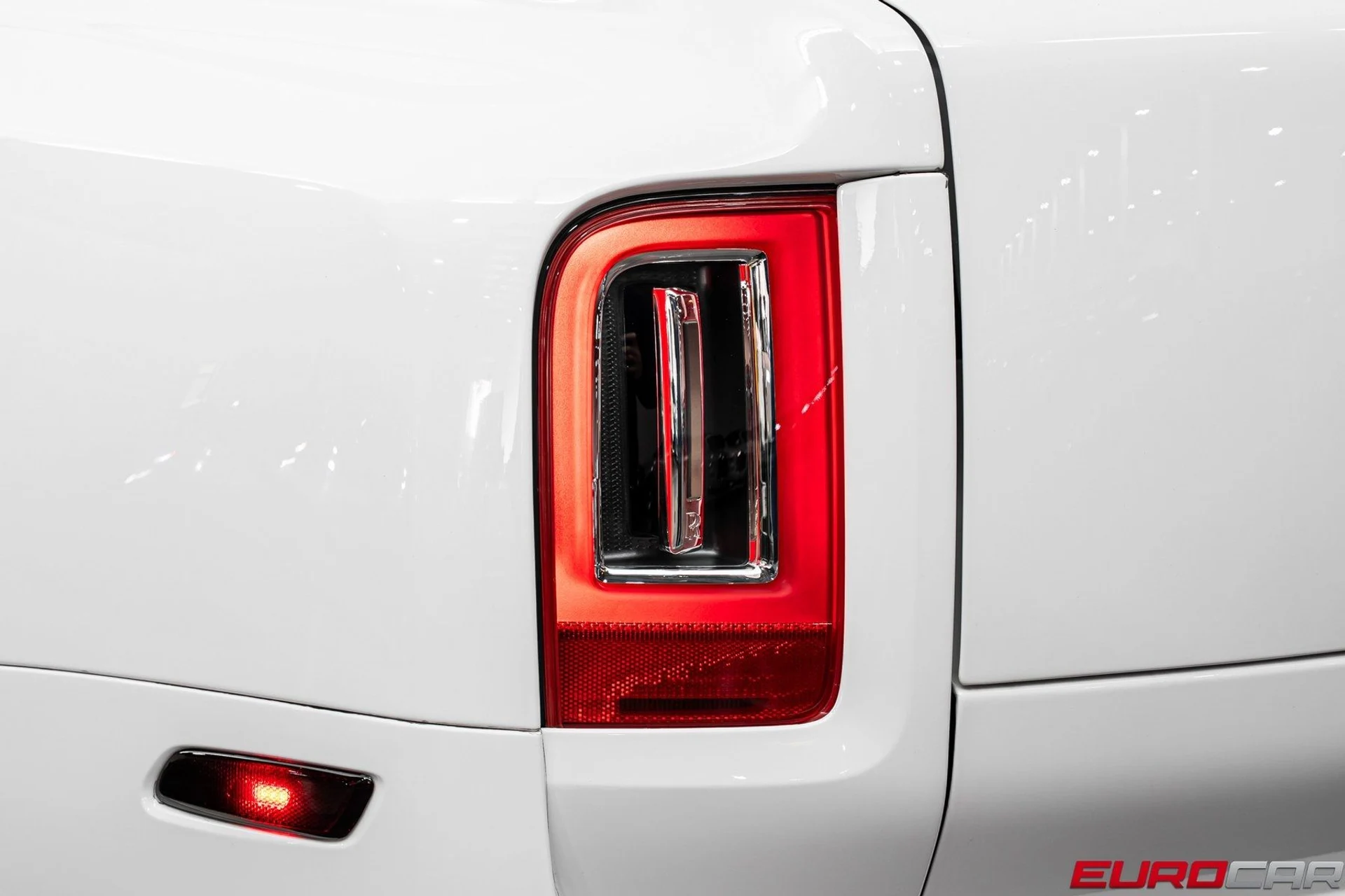 mph018_3464773472_image_19_c415ae2135