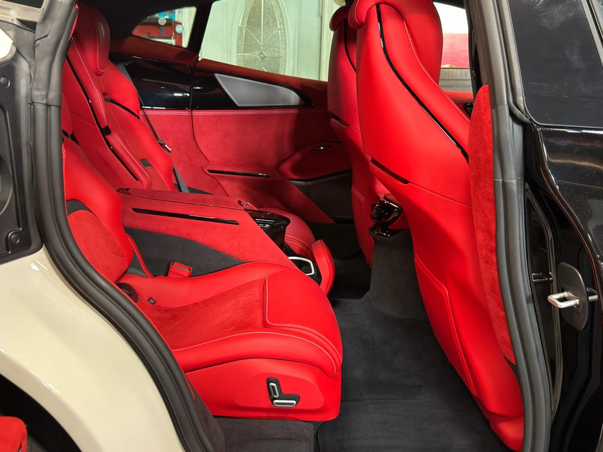 mph018_3476609089_639118697336935643_619b74ff7b