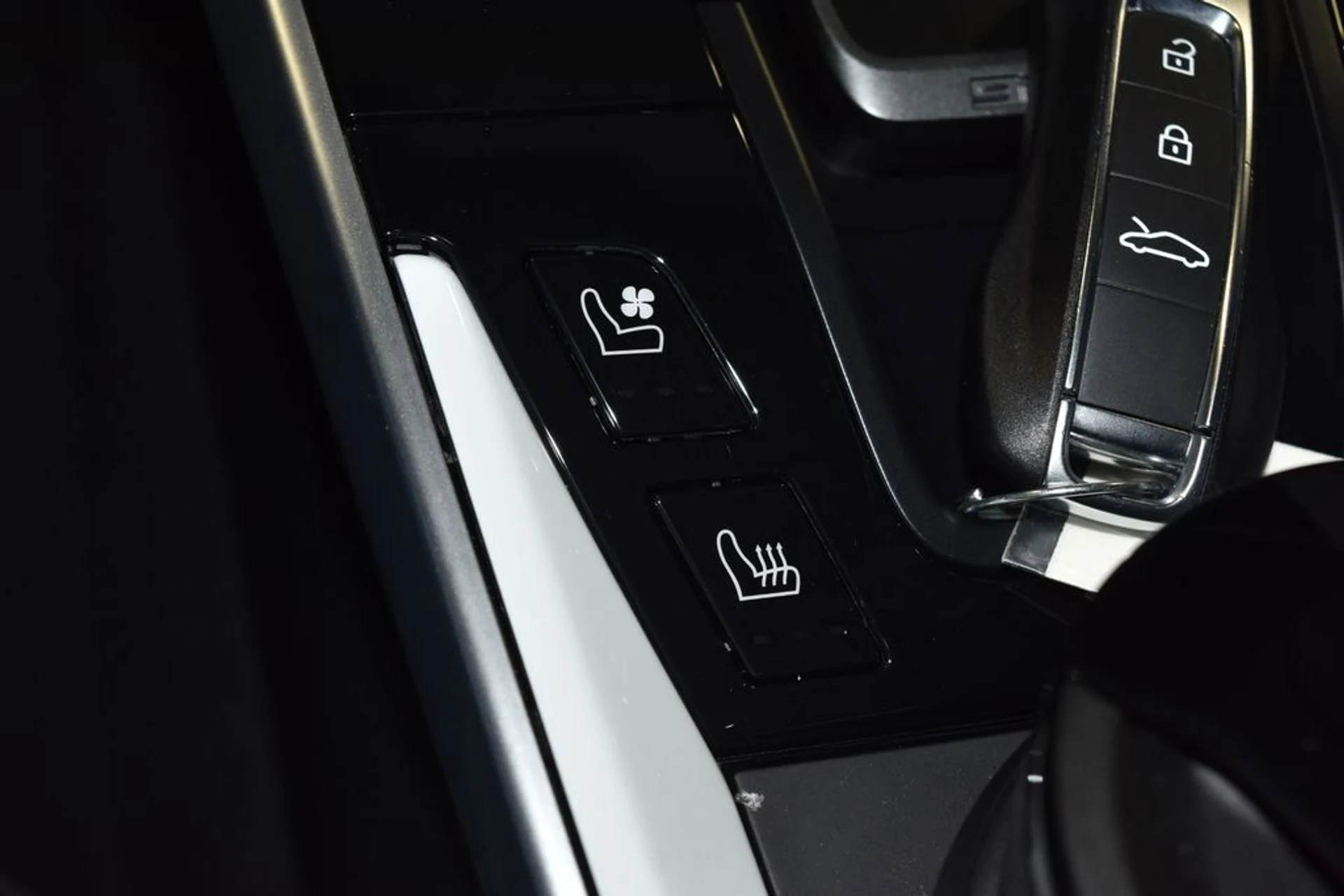 mph018_348329265_550d888b3c366c68b8eccf7eacb18376x_e2f4da9cd0