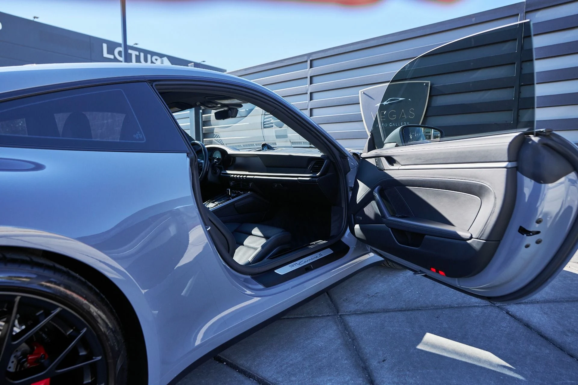 mph018_3495573157_Used_2024_Porsche_911_Carrera_S_1763676101_8626e4d566