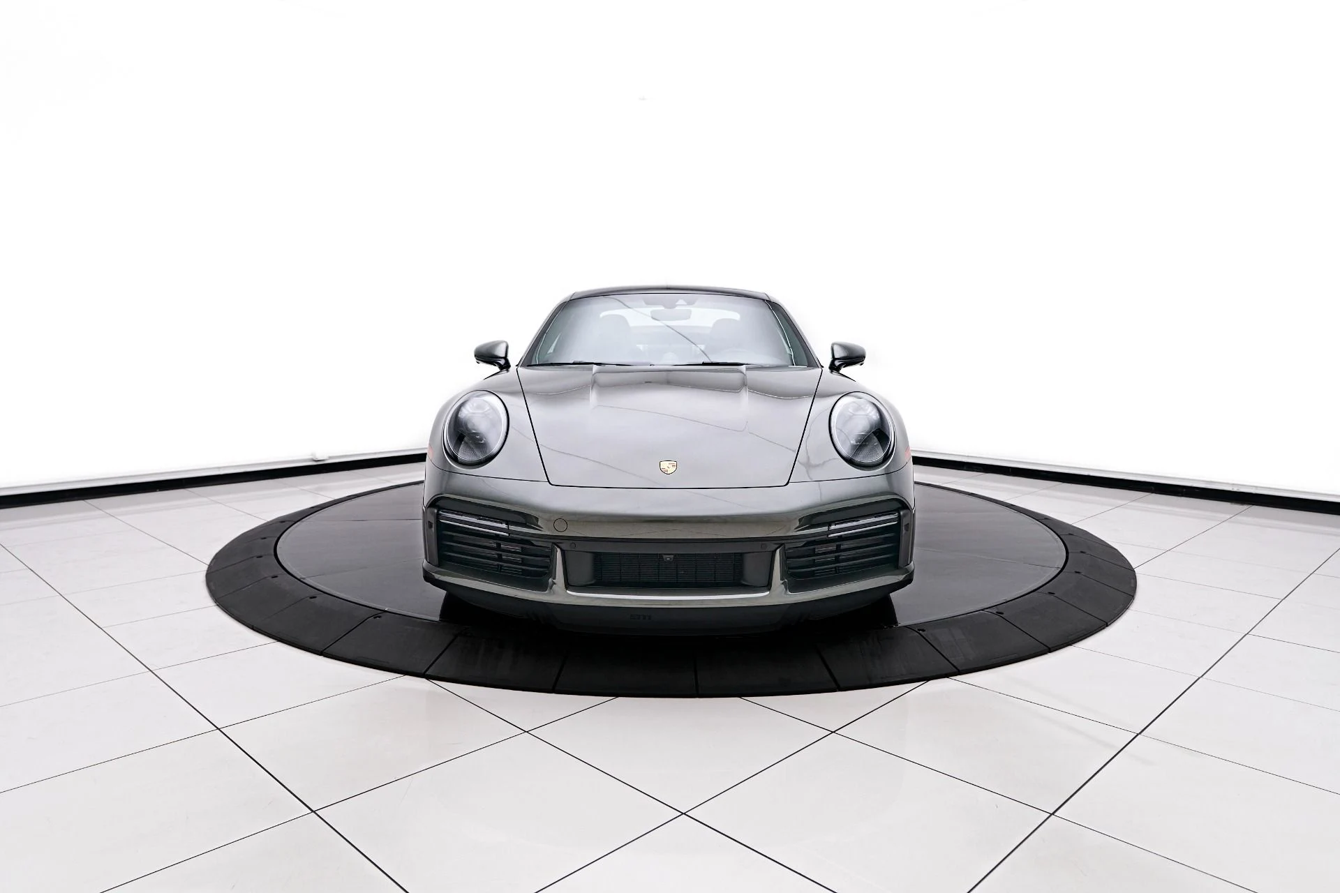 mph018_3498790375_Used_2025_Porsche_911_Turbo_1757541210_ce1fa33fc2