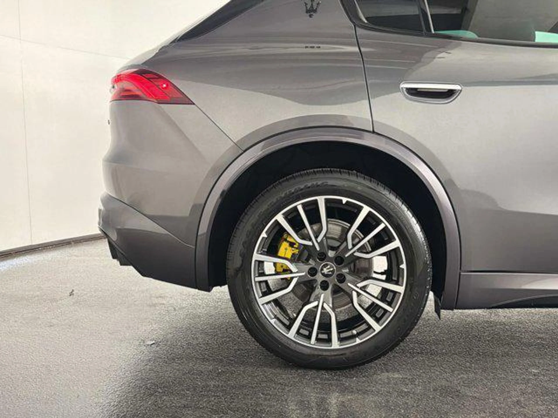 mph018_350050816_m8kw_LR_Ag_B_Eohib_VKP_Ua_Y_Psl0_Dg_77eef4e70c