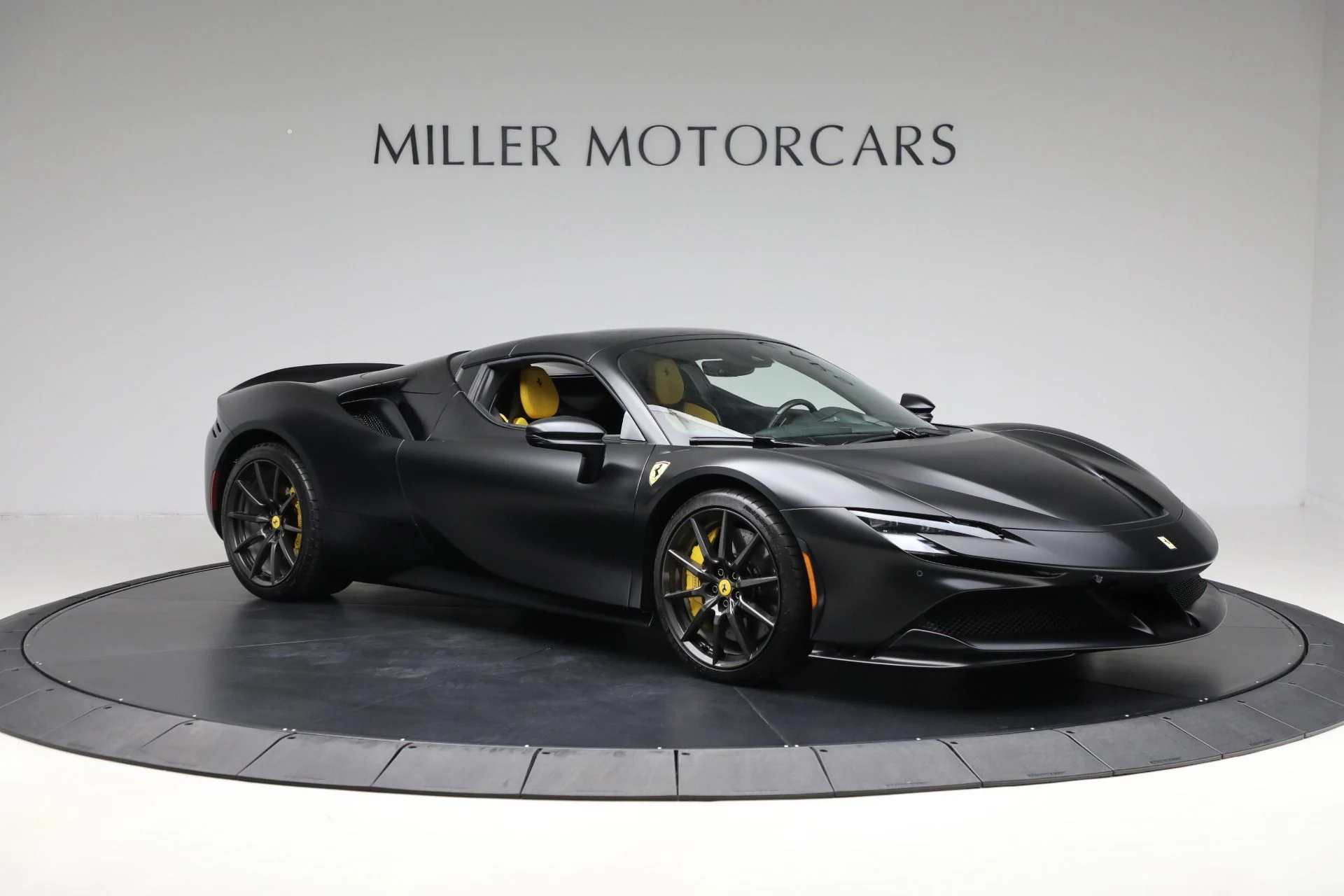 mph018_3501526918_Used_2022_Ferrari_SF_90_Spider_a432a4d4f9