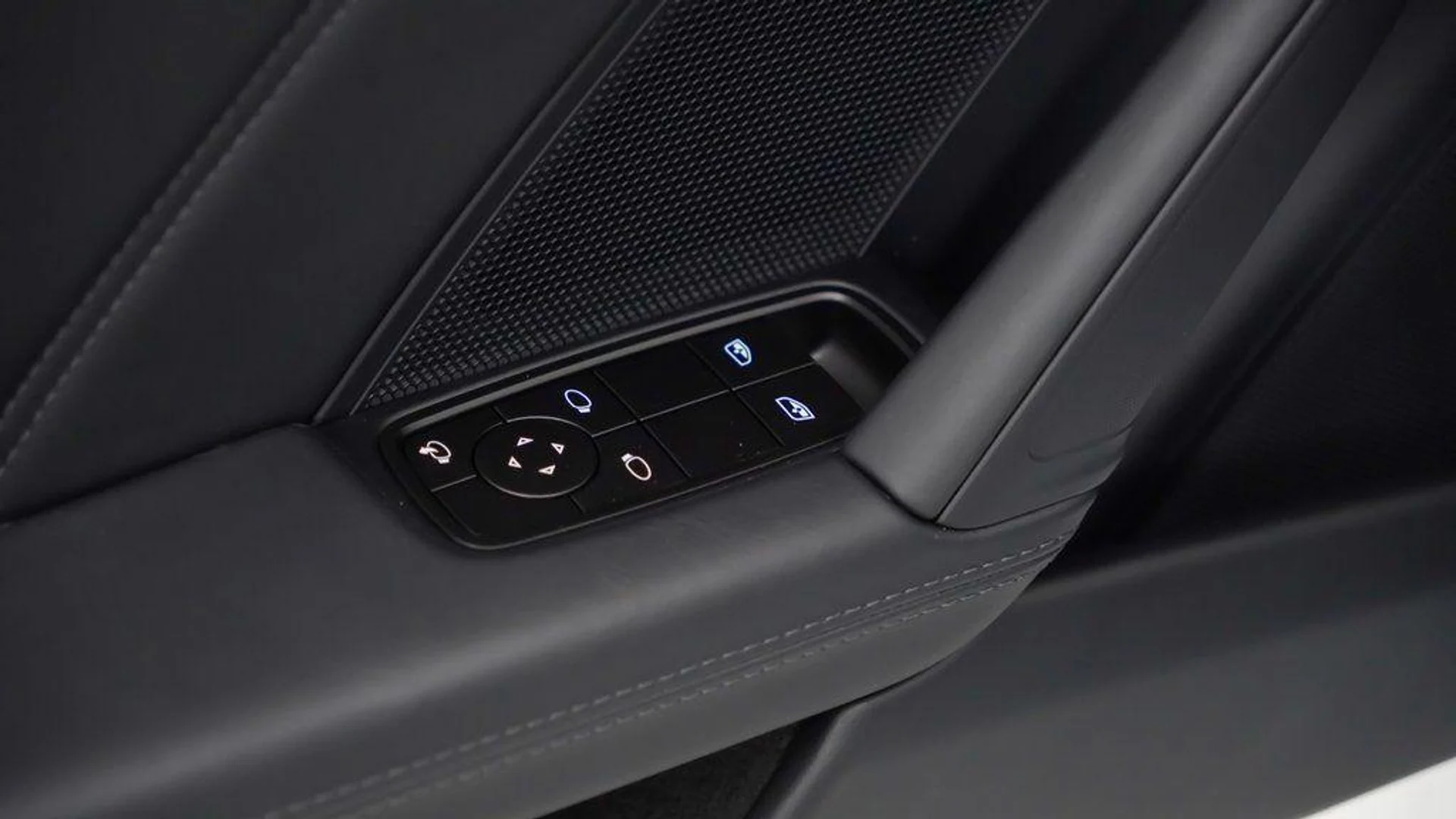 mph018_3505529493_l_Uq_S_Gh_uc_MAT_En_Z_Qjc_U_Ywme_J0_E_a24b386859