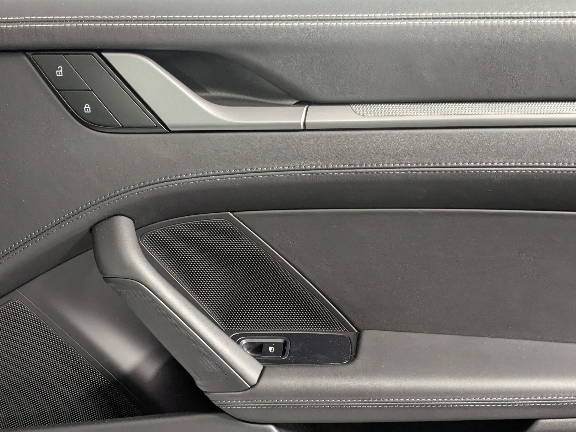 mph018_3509012223_ba5a554b96ba599e053125c6efa724b7x_09136a30b6