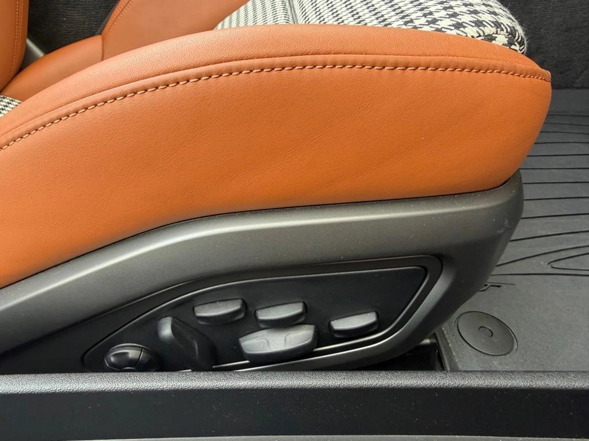 mph018_350929511_c4_T3_Ao_S91q_E_Btw4quojk8_Ye_OQIU_34e3aa0801