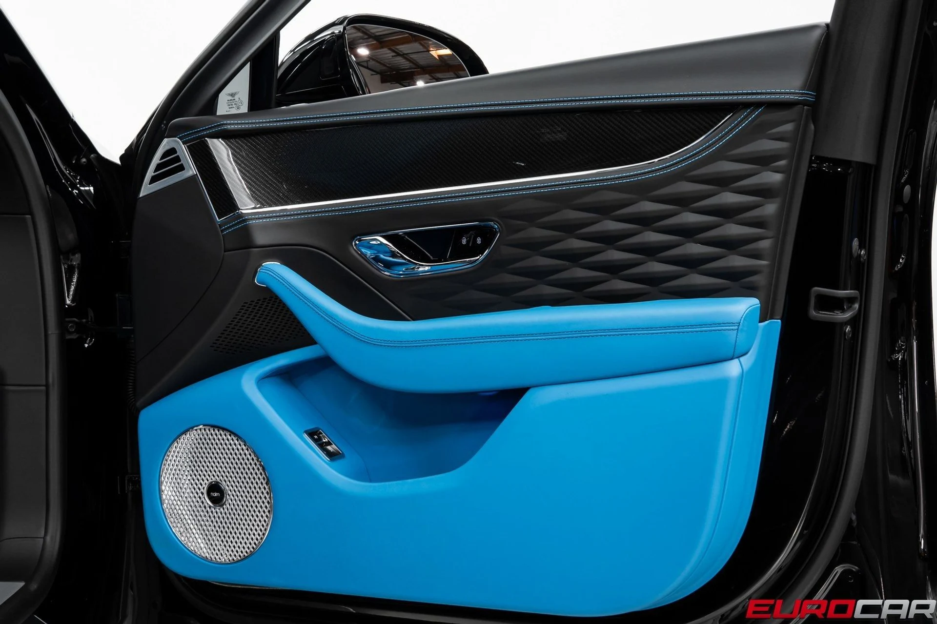 mph018_3511051481_image_19_ee2e51bf78