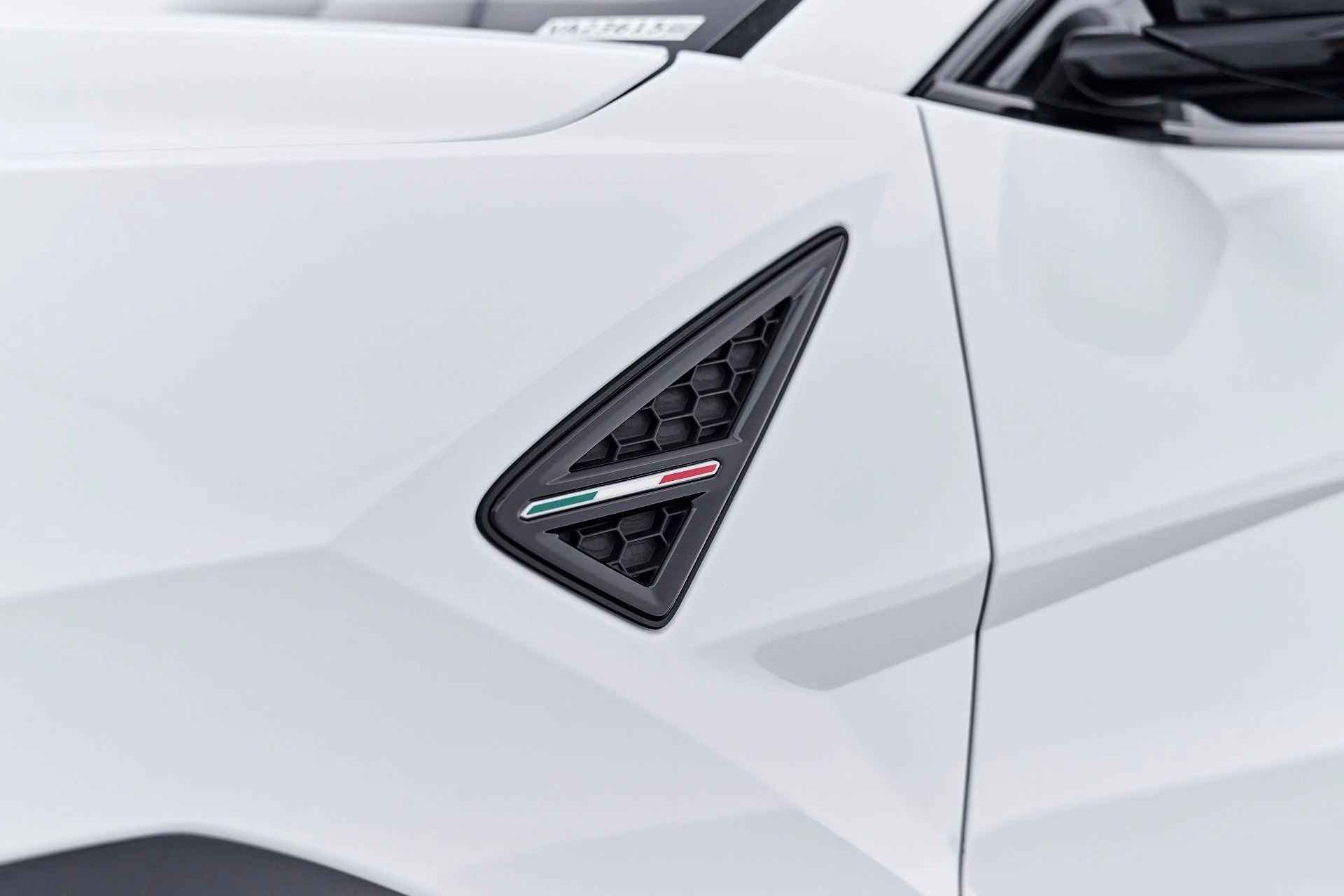 mph018_3511103812_Used_2023_Lamborghini_Urus_S_1784684435_f32aa5c73f