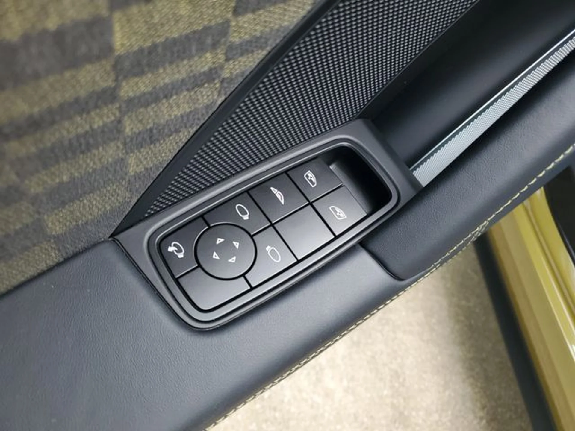 mph018_3511749681_35c6aef0da453ea9fb3250a3413b0e32x_d647703616