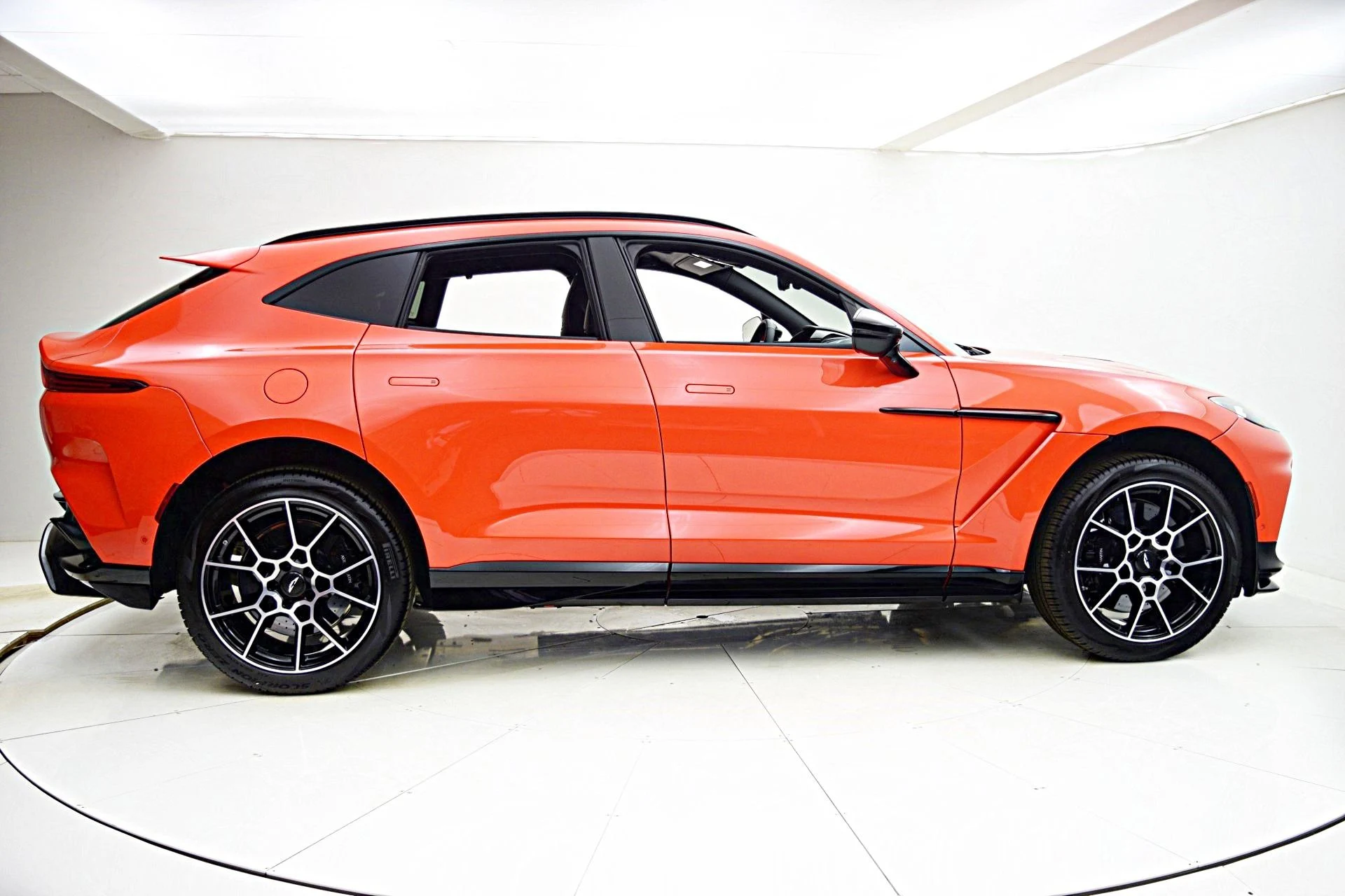 mph018_3513427124_New_2025_Aston_Martin_DBX_707_aac4b99298