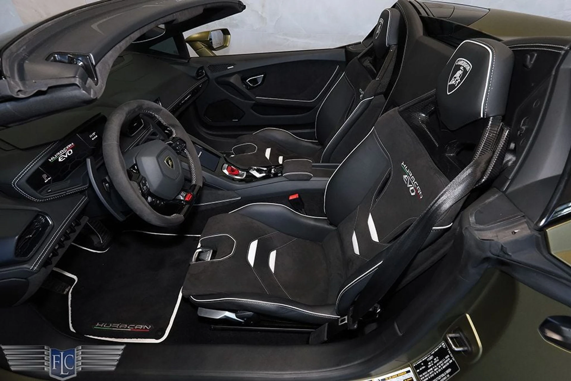 mph018_3520388023_used_2022_lamborghini_huracan_evo_spyderrwd_9689_22989823_19_1024_865cbf0931