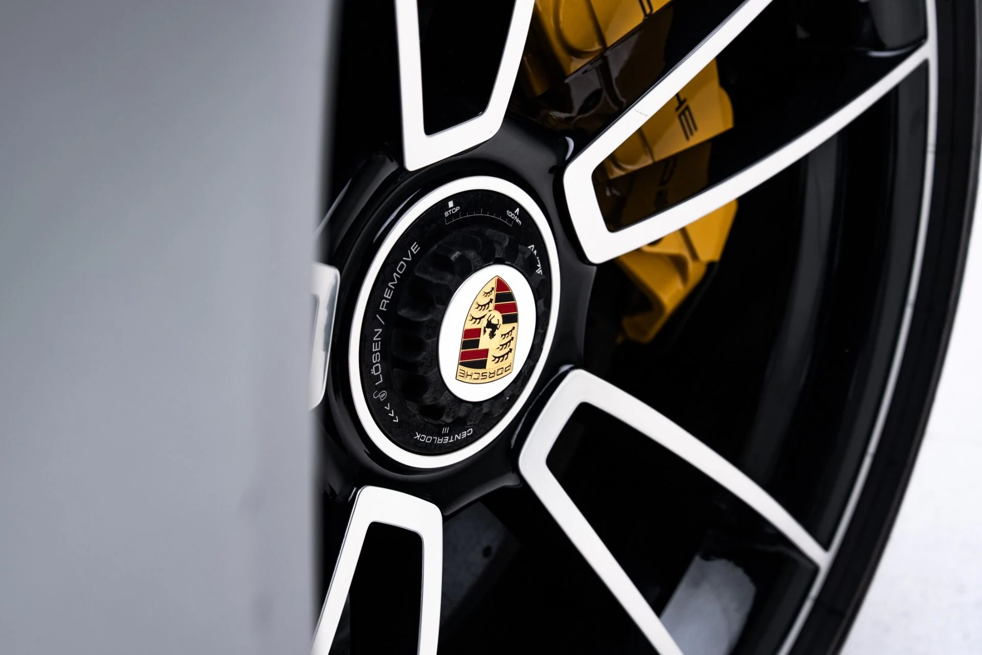 mph018_3523596331_Used_2021_Porsche_911_Turbo_S_1776281104_5f80a0733a