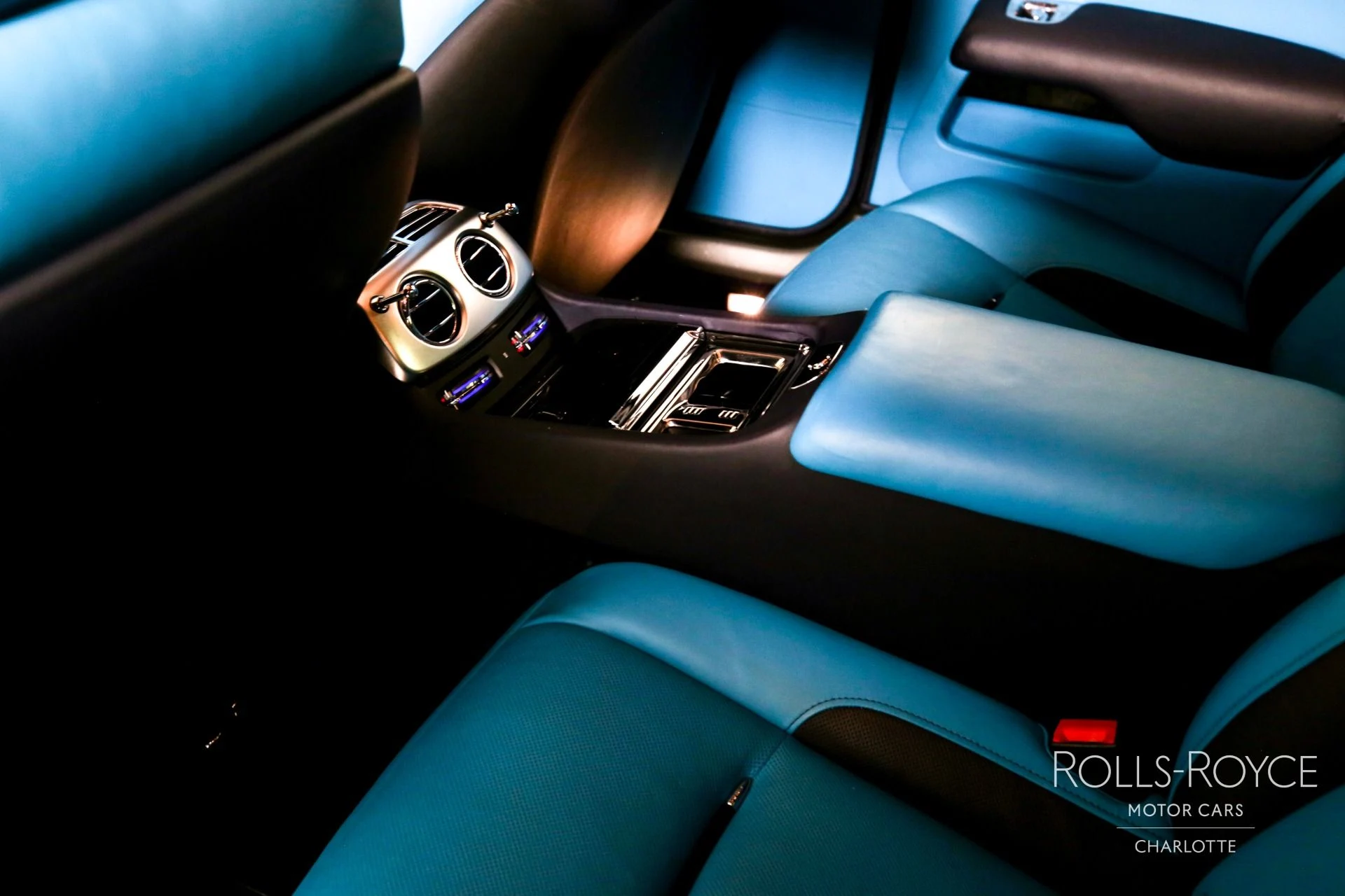 mph018_352821047_Used_2019_Rolls_Royce_Wraith_1743453383_036b4812d7