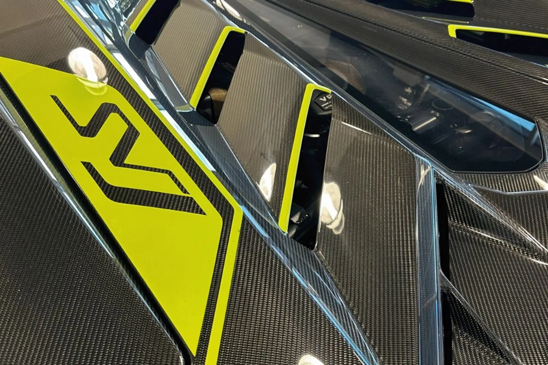 mph018_3530370278_Used_2021_Lamborghini_Aventador_LP_770_4_SVJ_1765888214_3aa10387a4