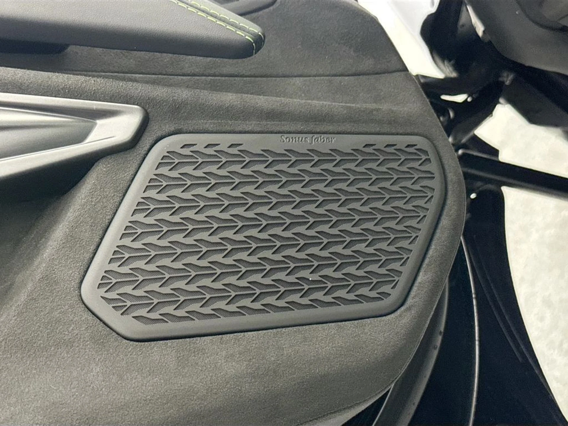 mph018_3532595754_a023ee185fd74311f83a73b1da262eee_75e000f98c