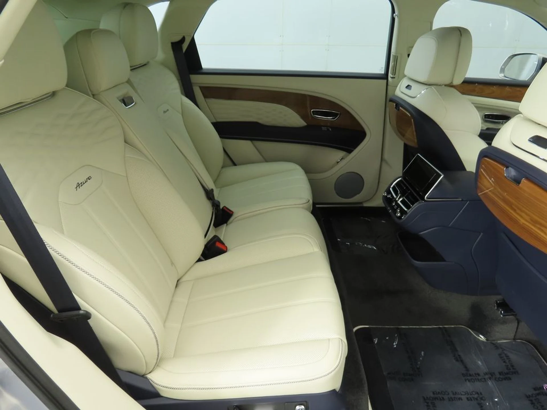 mph018_3536112525_new_2025_bentley_bentayga_ewb_v8awd_8119_22908718_19_1024_b4c01cc034