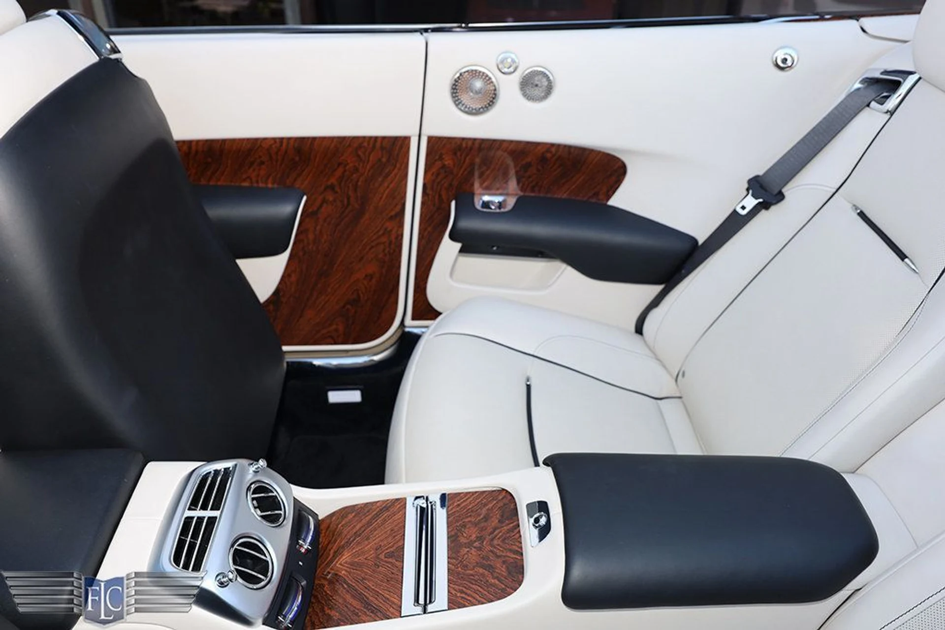 mph018_3540355742_used_2017_rolls_royce_dawn_convertible_6305_22967978_19_1024_714566ac90