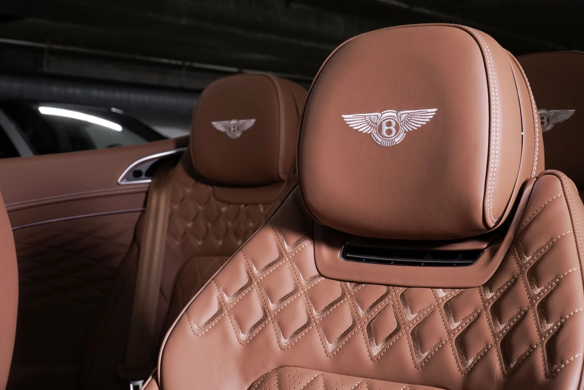 mph018_3549305960_New_2026_Bentley_Continental_GTC_Azure_1763171768_1e1a60e173