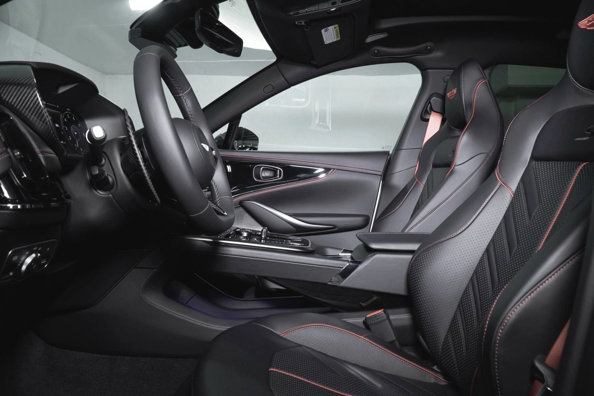 mph018_3552118768_New_2026_Aston_Martin_DBX_S_1781900282_c086fa6448