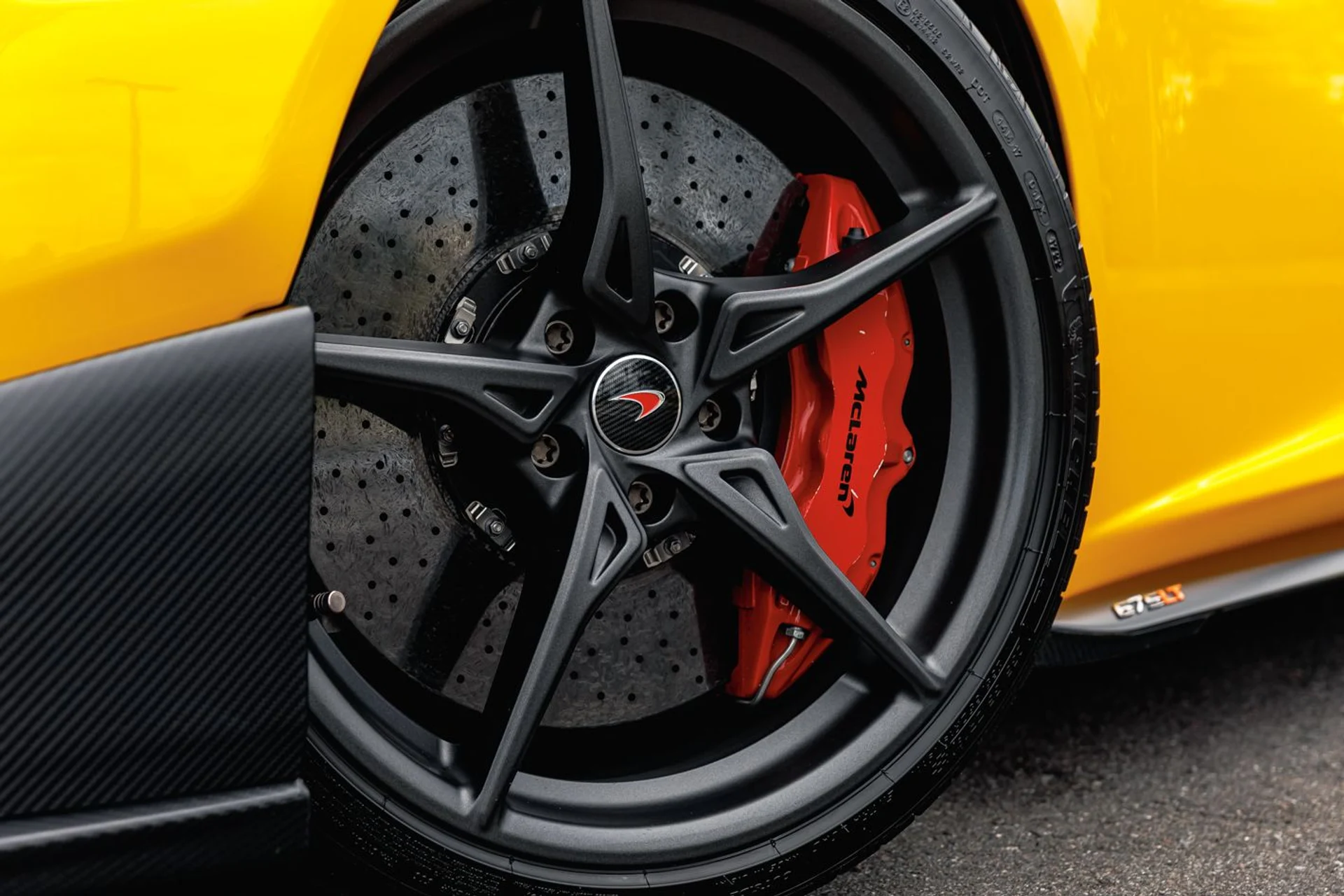mph018_3553067336_Used_2016_Mc_Laren_675_LT_b005569974