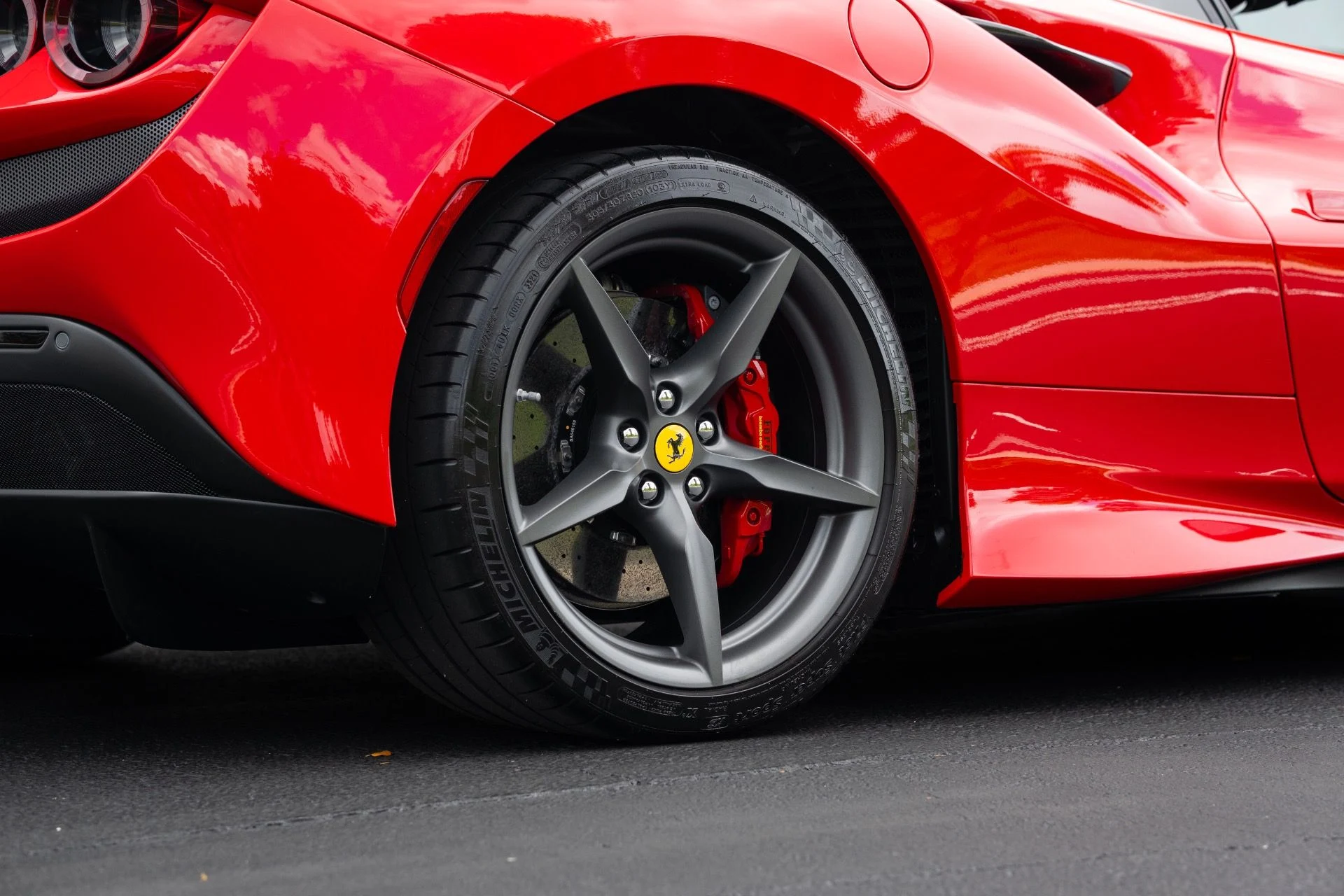 mph018_3554710044_Used_2022_Ferrari_F8_Tributo_1774670303_b896029f6d