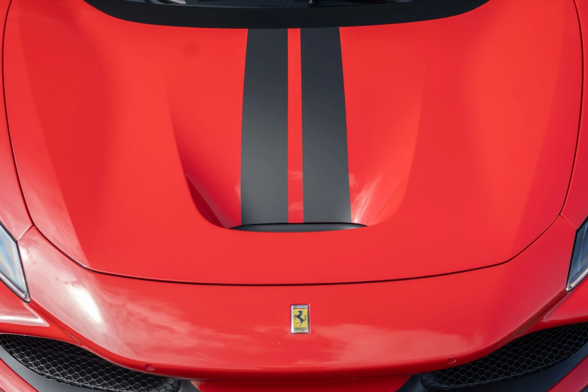mph018_3566177632_Used_2020_Ferrari_F8_Tributo_1759967569_c576965c87