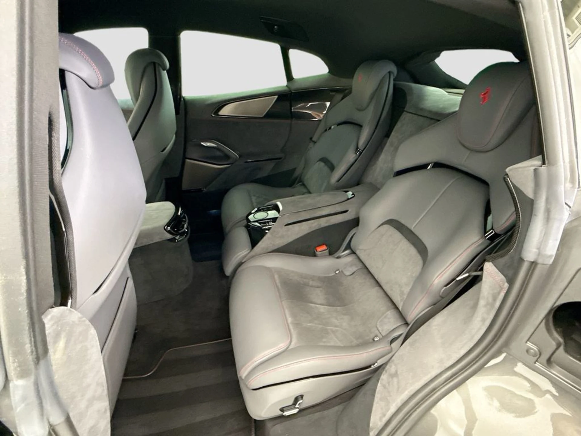 mph018_3568960943_used_2023_ferrari_purosangue_8119_23034392_19_1024_b9238ef118