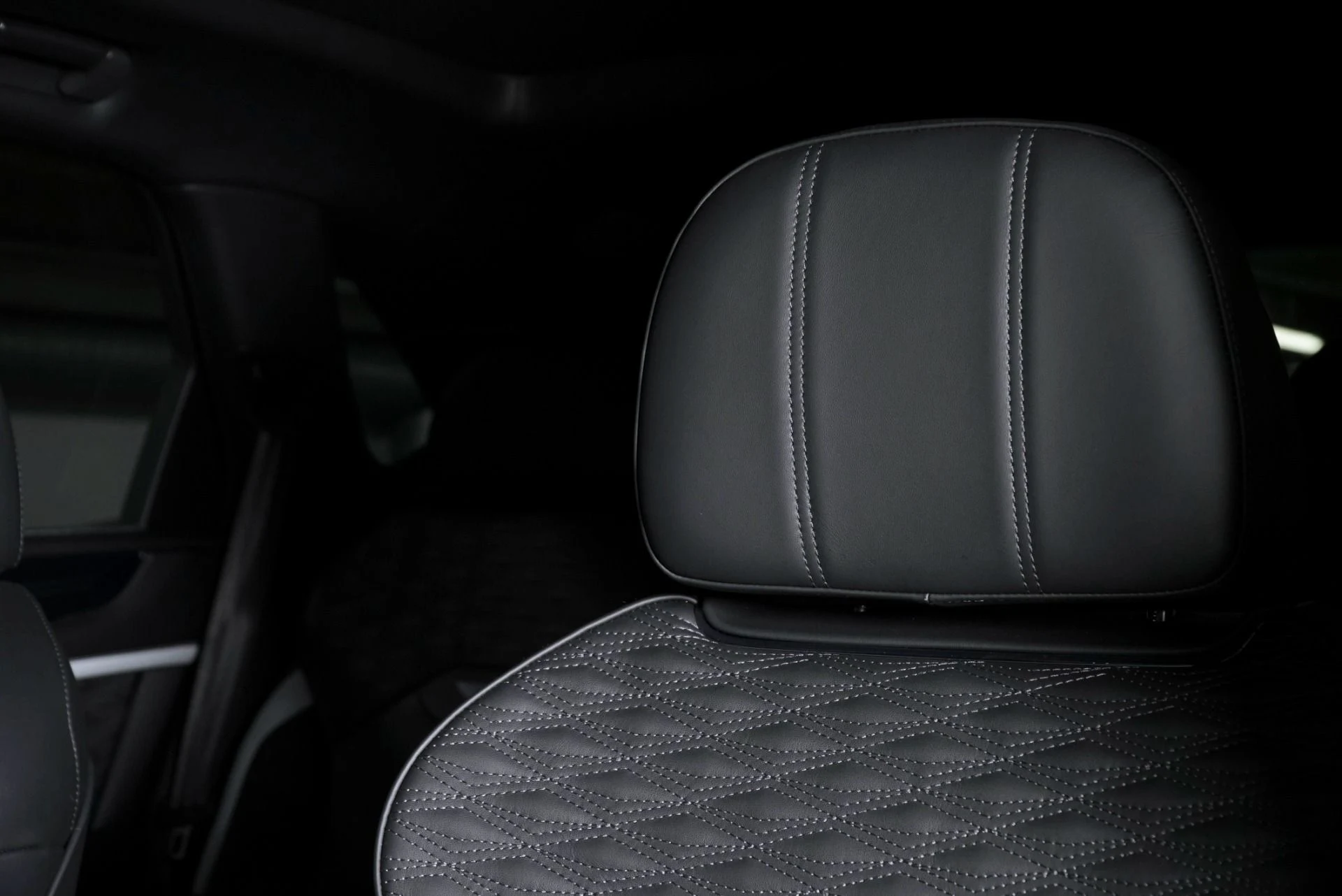 mph018_3572990859_New_2026_Bentley_Bentayga_Speed_1767900450_930a142301