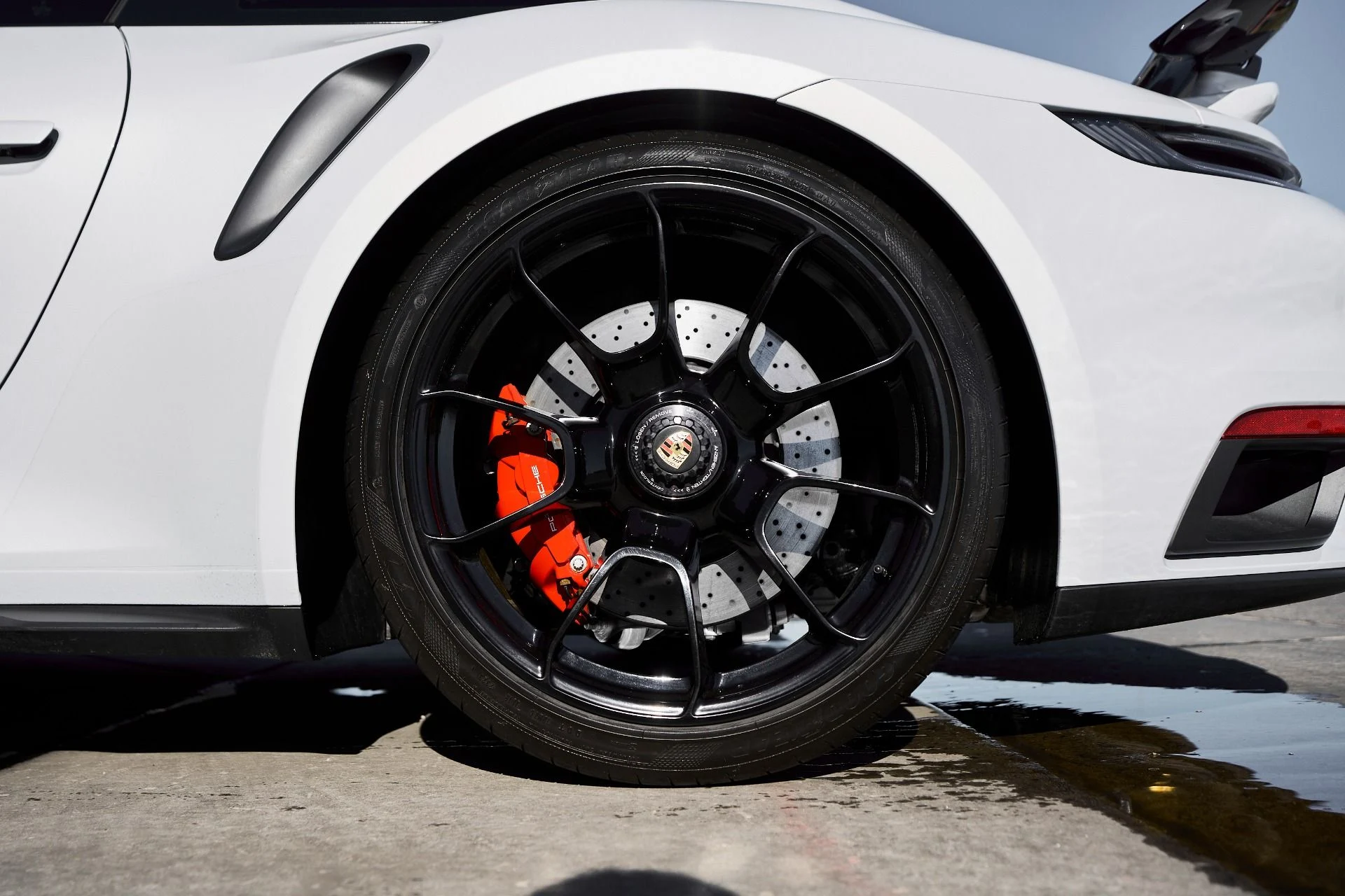 mph018_3574413698_Used_2024_Porsche_911_Turbo_1765332408_8e4c2a28df